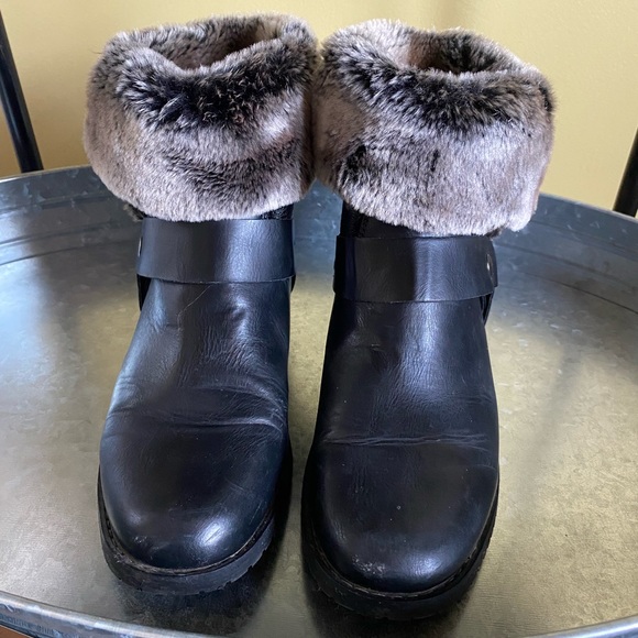 Wanderlust boots with fur trim - Picture 2 of 3